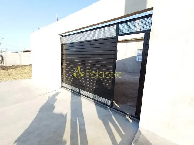 Casa com 300m² 4 quartos e 3 banheiros, à venda, no bairro Piracangaguá em Taubaté