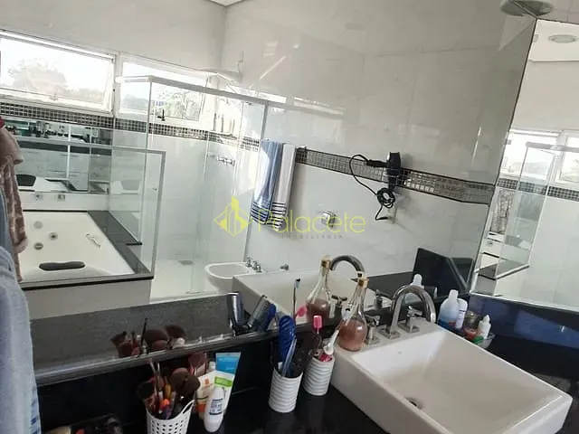 Casa com 250m² 3 quartos e 3 banheiros, à venda, no bairro Jardim Independência em Taubaté