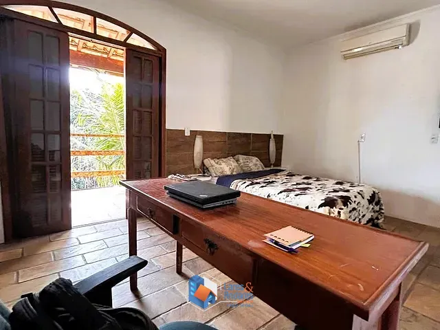 Casa com 250m² 3 quartos e 4 banheiros, à venda, no bairro Parque Ideal em Carapicuíba