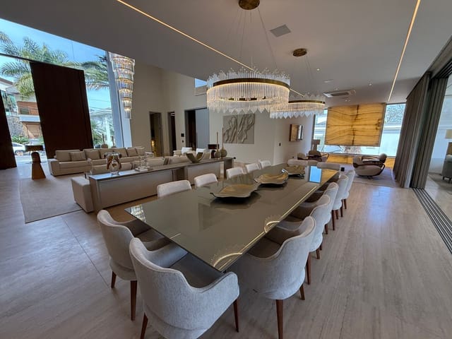 Casa com 1200m² 6 quartos e 8 banheiros, à venda, no bairro Tamboré em Santana de Parnaíba