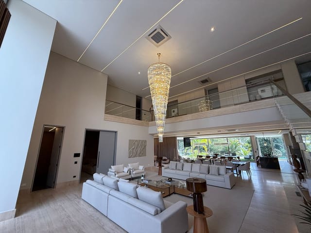 Casa com 1200m² 6 quartos e 8 banheiros, à venda, no bairro Tamboré em Santana de Parnaíba