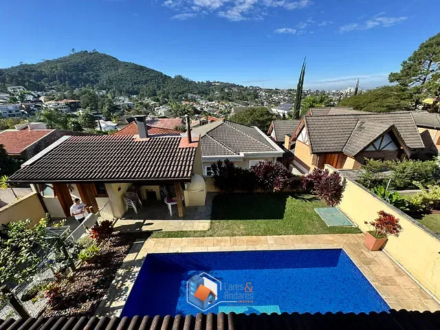 Casa com 447m² 4 quartos e 7 banheiros, à venda, no bairro Alphaville em Santana De Parnaíba