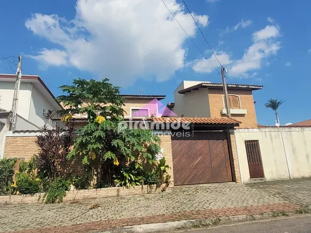Casa com 280m² 4 quartos e 3 banheiros, para alugar, no bairro Jardim das Indústrias em São José dos Campos