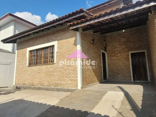 Casa com 280m² 4 quartos e 3 banheiros, para alugar, no bairro Jardim das Indústrias em São José dos Campos