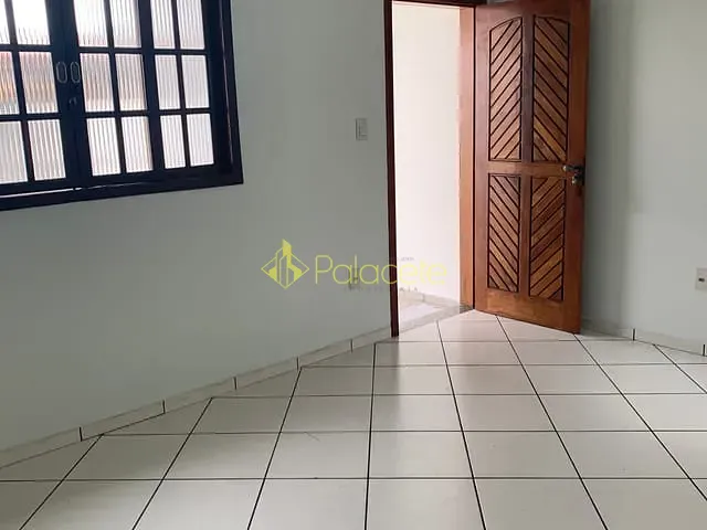 Casa com 125m² 3 quartos e 2 banheiros, à venda, no bairro Residencial Mombaça em Pindamonhangaba