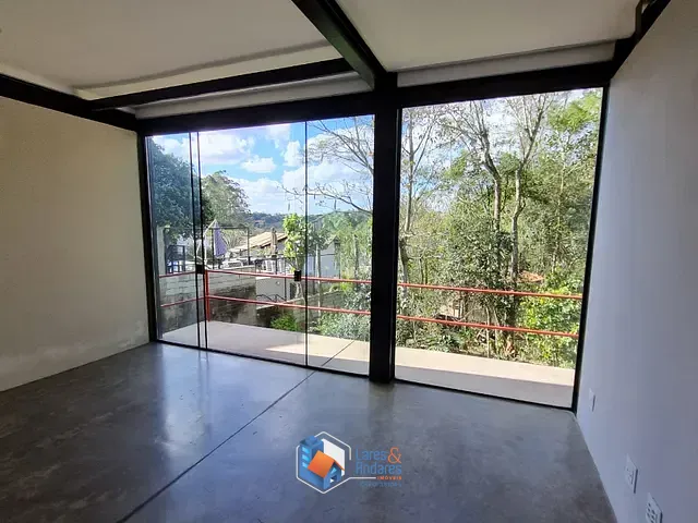 Casa com 750m² 2 quartos e 2 banheiros, à venda, no bairro Jardim Indaiá em Embu Das Artes
