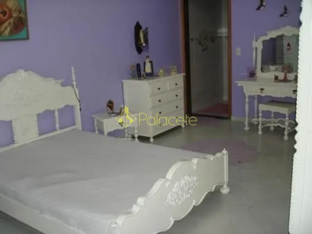 Casa com 325m² 3 quartos e 5 banheiros, à venda, no bairro Moreira César em Pindamonhangaba