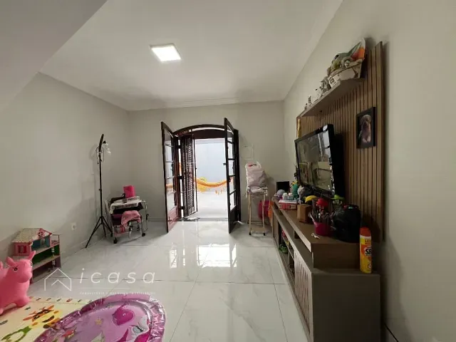 Casa com 250m² 3 quartos e 3 banheiros, à venda, no bairro Vera Cruz em Caçapava