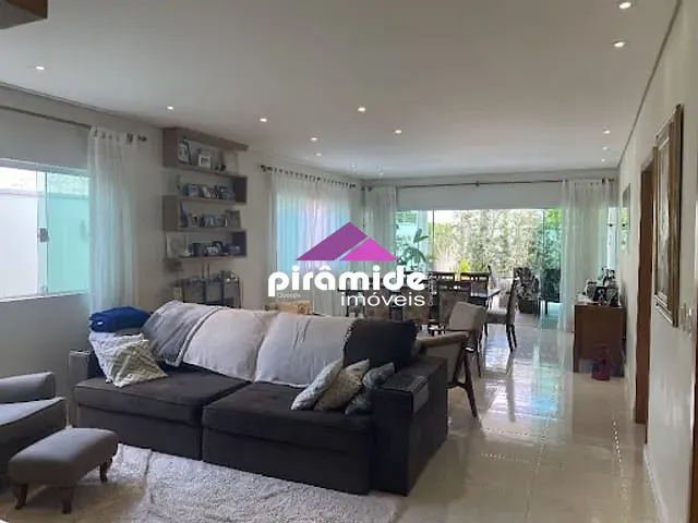 Casa com 375m² 5 quartos e 6 banheiros, à venda, no bairro Urbanova em São José dos Campos