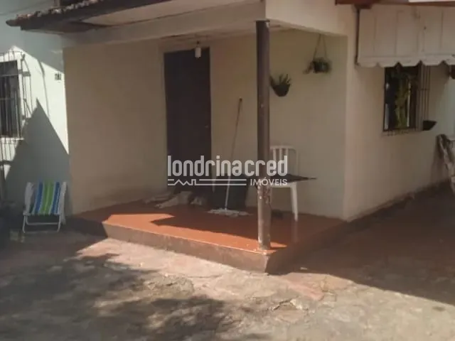 Casa com 300m² 2 quartos e 1 banheiro, à venda, no bairro Bandeirantes em Londrina