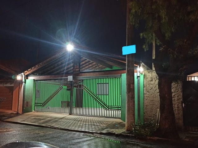 Casa à venda, no bairro Loteamento Residencial e Comercial Vila São Paulo em Pindamonhangaba