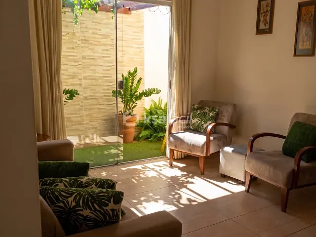 Casa com 360m² 3 quartos e 3 banheiros, à venda, no bairro Monte Castelo em Campo Grande