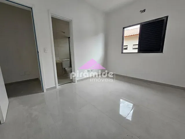 Casa com 79m² 2 quartos e 2 banheiros, à venda, no bairro Cidade Jardim em Caraguatatuba