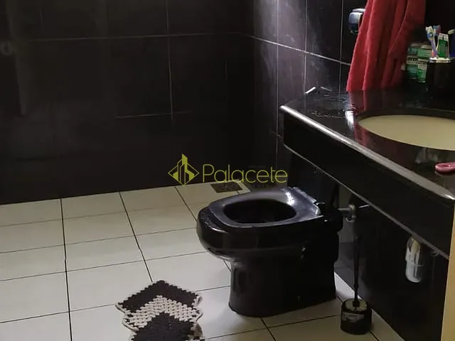 Casa 4 quartos e 3 banheiros, à venda, no bairro Residencial Mombaça em Pindamonhangaba