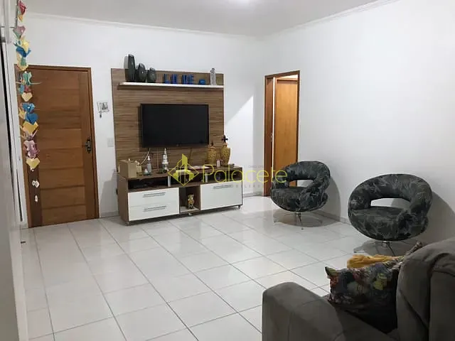 Casa com 300m² 3 quartos e 3 banheiros, à venda, no bairro Campos Elíseos em Taubaté