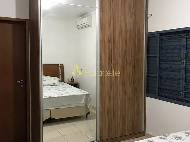 Casa com 300m² 3 quartos e 3 banheiros, à venda, no bairro Campos Elíseos em Taubaté