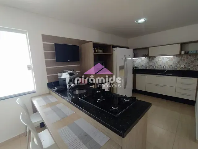 Casa com 1000m² 3 quartos e 4 banheiros, à venda ou para alugar, no bairro Jardim Terras de Santa Helena em Jacareí