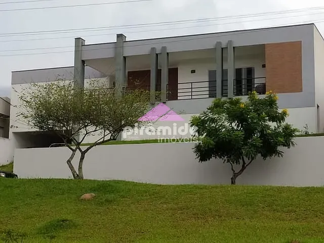 Casa com 1000m² 3 quartos e 4 banheiros, à venda ou para alugar, no bairro Jardim Terras de Santa Helena em Jacareí