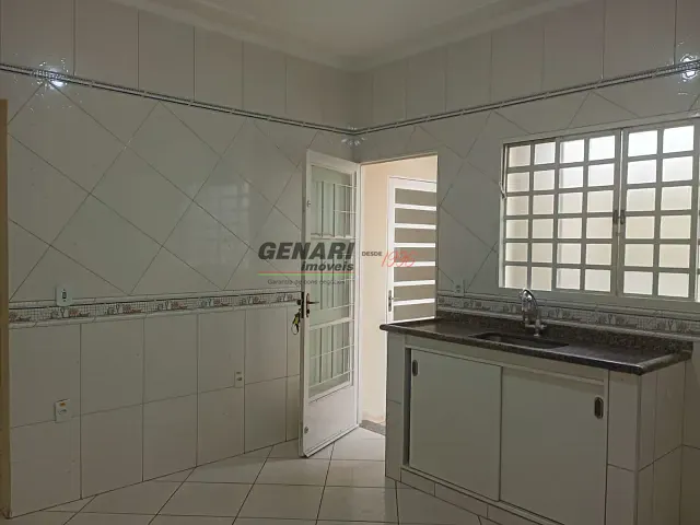 Casa 3 quartos e 2 banheiros, para alugar, no bairro Jardim São Francisco em Indaiatuba
