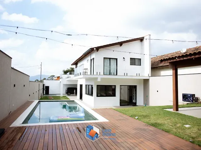 Casa com 500m² 2 quartos e 4 banheiros, à venda, no bairro Chácara Jaraguá em São Paulo
