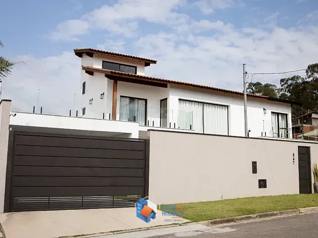 Casa com 500m² 2 quartos e 4 banheiros, à venda, no bairro Chácara Jaraguá em São Paulo