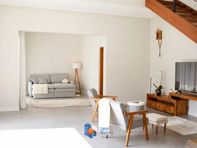 Casa com 500m² 2 quartos e 4 banheiros, à venda, no bairro Chácara Jaraguá em São Paulo