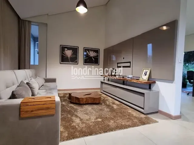 Casa com 2500m², à venda, no bairro RECANTO GOLF VILLE em Cambé
