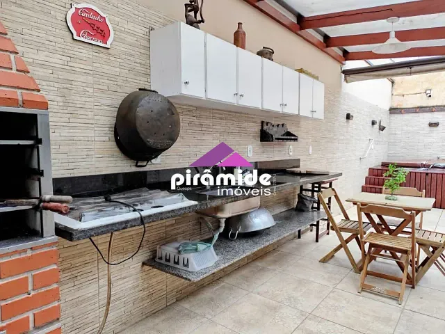 Casa com 300m² 3 quartos e 3 banheiros, à venda, no bairro Indaiá em Caraguatatuba