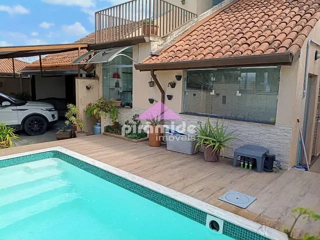 Casa com 300m² 3 quartos e 3 banheiros, à venda, no bairro Indaiá em Caraguatatuba