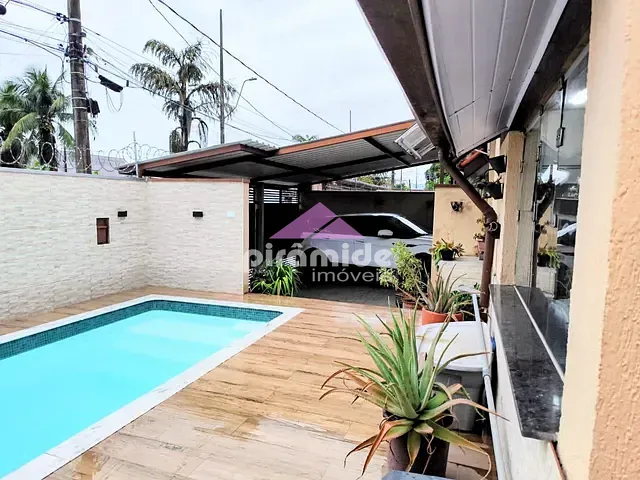 Casa com 300m² 3 quartos e 3 banheiros, à venda, no bairro Indaiá em Caraguatatuba