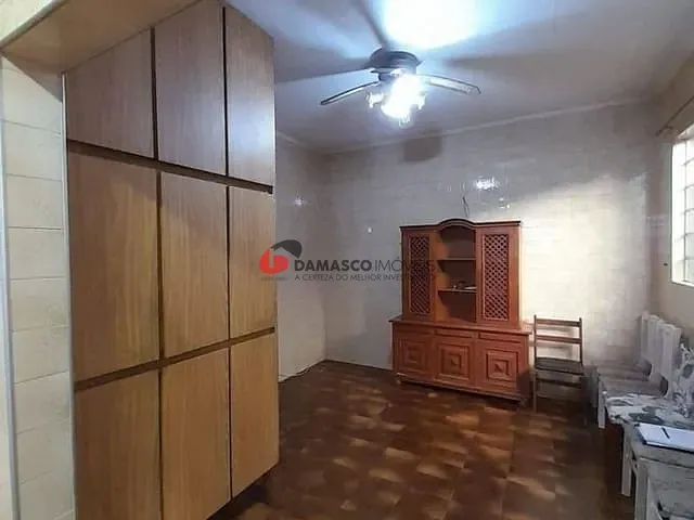 Casa com 403m² 2 quartos e 1 banheiro, à venda, no bairro Santa Paula em São Caetano do Sul