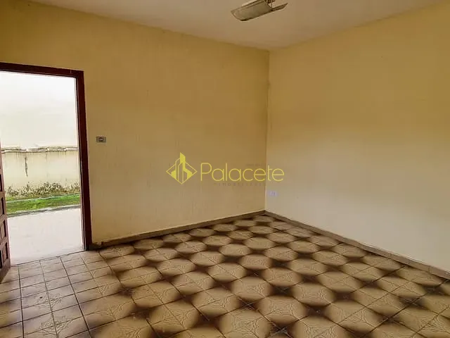 Casa com 1200m² 3 quartos e 1 banheiro, à venda, no bairro Moreira César em Pindamonhangaba