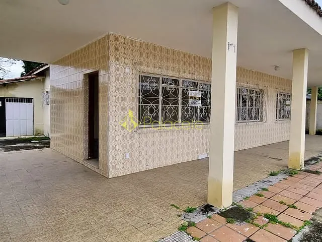 Casa com 1200m² 3 quartos e 1 banheiro, à venda, no bairro Moreira César em Pindamonhangaba