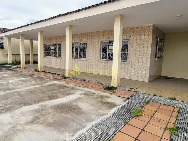 Casa com 1200m² 3 quartos e 1 banheiro, à venda, no bairro Moreira César em Pindamonhangaba