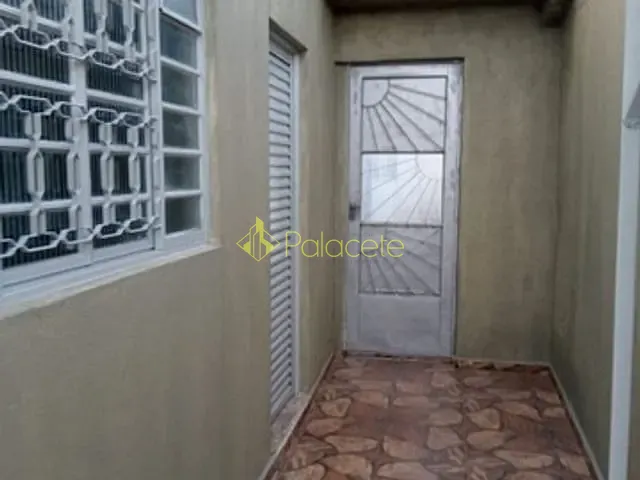 Casa à venda, no bairro Parque São Cristóvão em Taubaté
