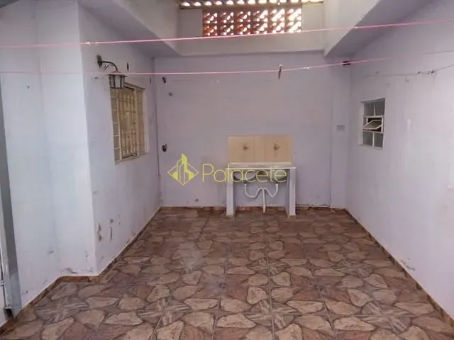 Casa à venda, no bairro Parque São Cristóvão em Taubaté