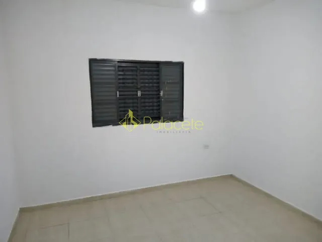 Casa à venda, no bairro Parque São Cristóvão em Taubaté