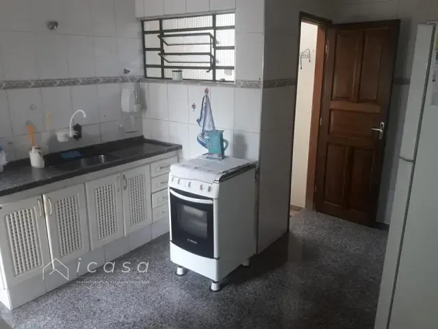 Casa com 290m² 3 quartos e 1 banheiro, à venda, no bairro Vila Santos em Caçapava