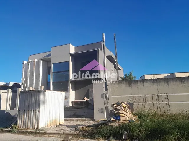 Casa com 384m² 4 quartos e 6 banheiros, à venda, no bairro Pontal de Santa Marina em Caraguatatuba