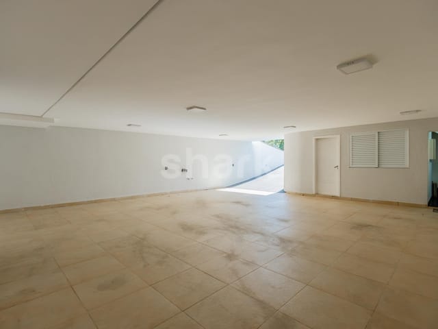 Casa com 488m² 4 quartos e 5 banheiros, à venda ou para alugar, no bairro  Alphaville em Barueri