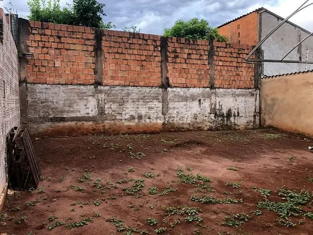 Casa com 200m² 2 quartos e 1 banheiro, à venda, no bairro Jardim Radialista em Campo Grande