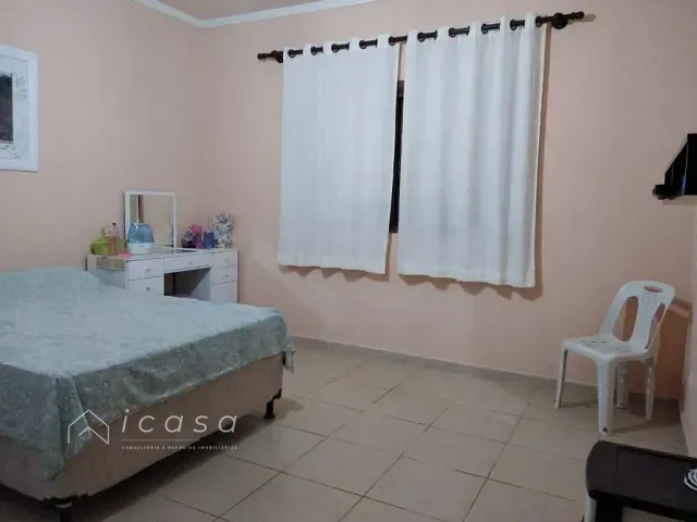 Casa com 1900m² 5 quartos e 3 banheiros, à venda, no bairro Sapé I em Caçapava
