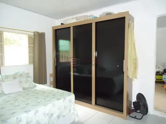Casa com 1900m² 5 quartos e 3 banheiros, à venda, no bairro Sapé I em Caçapava