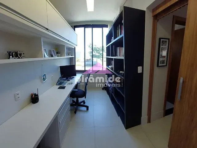 Casa com 366m² 3 quartos e 5 banheiros, à venda, no bairro Condomínio Terras do Vale em Caçapava