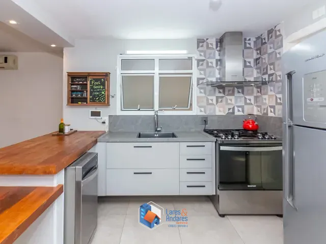 Casa com 211m² 5 quartos e 7 banheiros, à venda, no bairro Jardim Cordeiro em São Paulo