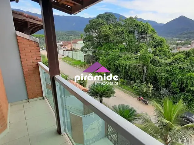 Casa 2 quartos e 2 banheiros, à venda, no bairro Massaguaçú em Caraguatatuba