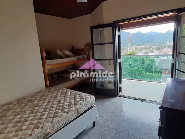 Casa com 92m² 2 quartos e 2 banheiros, à venda, no bairro Massaguaçú em Caraguatatuba