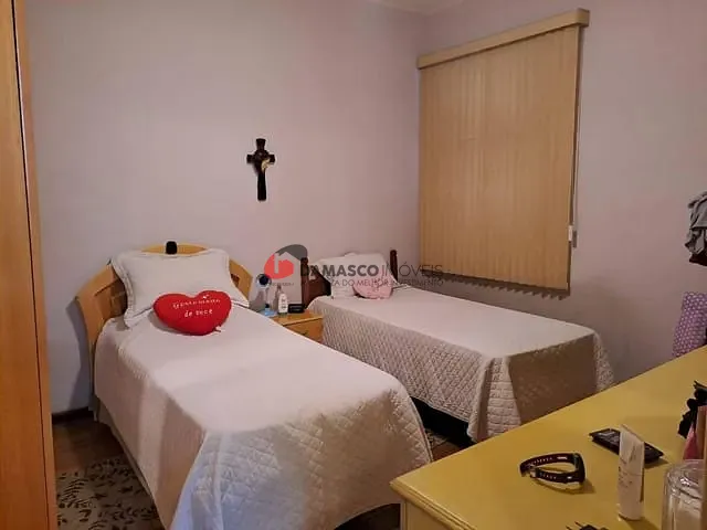 Casa com 375m² 3 quartos e 1 banheiro, à venda, no bairro Santo Antônio em São Caetano do Sul