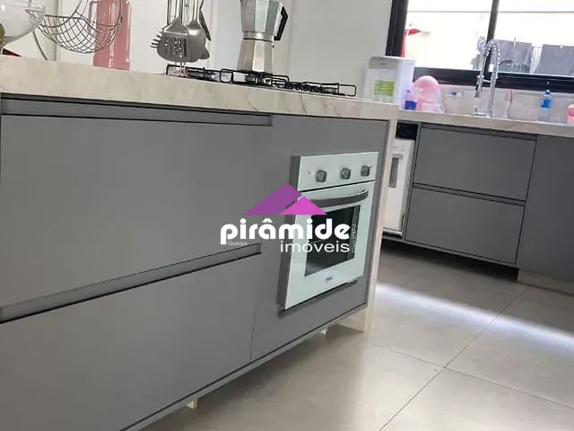 Casa com 472m² 4 quartos e 5 banheiros, à venda, no bairro Urbanova em São José dos Campos