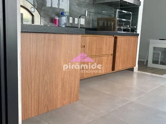Casa com 472m² 4 quartos e 5 banheiros, à venda, no bairro Urbanova em São José dos Campos